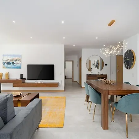 Luxury New 2 Bedroom Built 2022