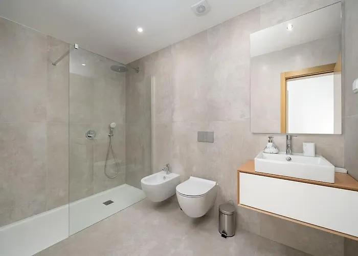 Luxury New 2 Bedroom Built 2022 라고스