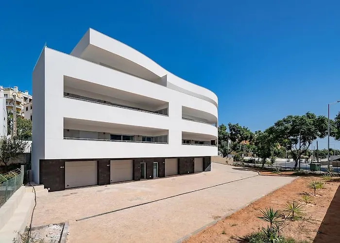 Luxury New 2 Bedroom Built 2022 아파트