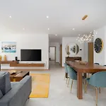 Luxury New 2 Bedroom Built 2022