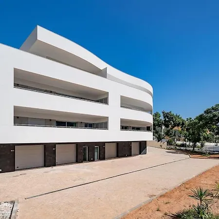 Luxury New 2 Bedroom Built 2022 דירה