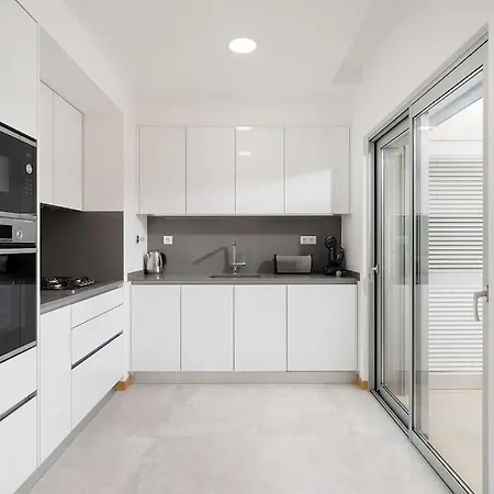 Luxury New 2 Bedroom Built 2022 Apartment